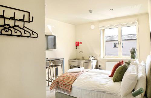 George Apartments - Photo 22