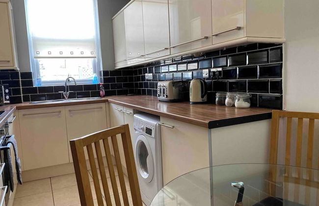 7 Person Home Flat W/parking - Near Swansea Centre - Foto 6