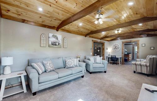 4 Mi to Dtwn Morganton! Family Retreat w/ Patio - Photo 3