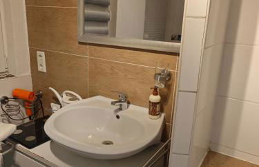 Work and Stay Attendorn 2 Zimmer 4 betten Badezimmer Küche und Balkon - Foto 56