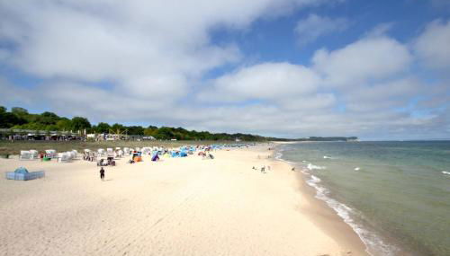 nah am Meer, ruhige Lage, gratis Nutzung vom AHOI Erlebnisbad und Sauna in Sellin - Haus Büdnerstube FeWo 5 - Foto 2