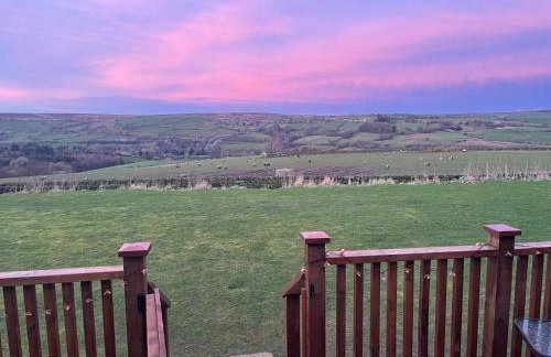 Cuddles & Bubbles Cozy Cabin with jacuzzi spa hot tub - Foto 23