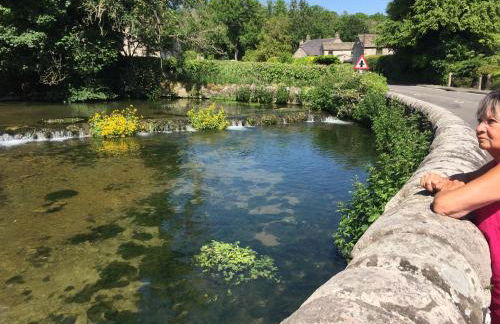Carr’s cottage Eyam Peak District, - Photo 40
