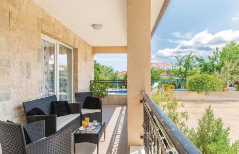 Awesome Home In Nedescina With Kitchen - Foto 16