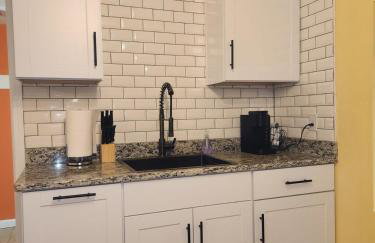 Medford Home And 2 Condos With Pool - Photo 53