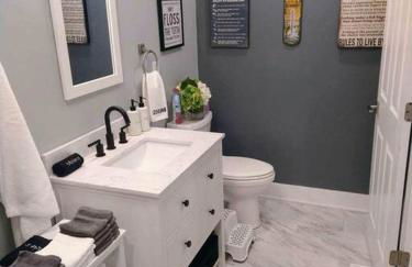 Newly Built Waterfront home w/Amazing Views - Foto 39