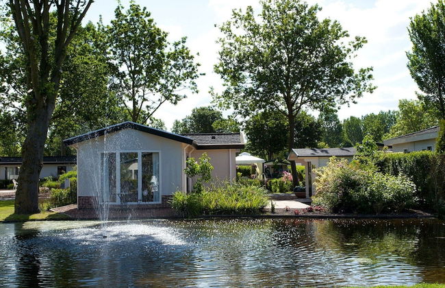 Modern Chalet With a Fireplace in a Holiday Park - Foto 51