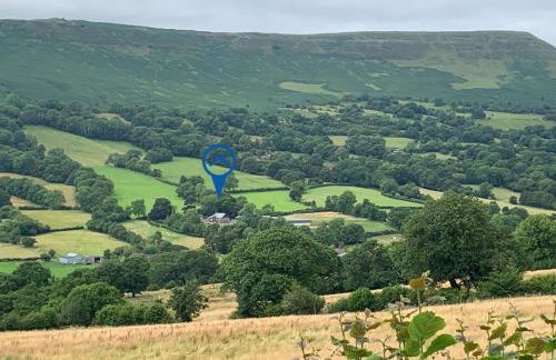 White Haywood Farmhouse - Photo 3