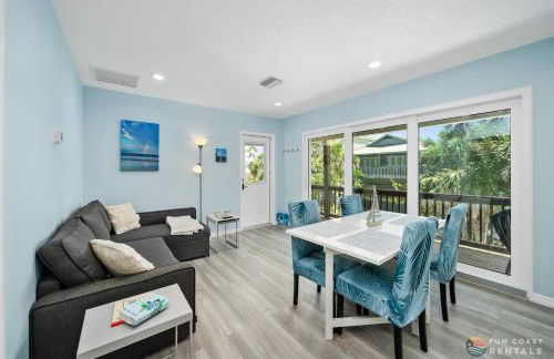 Dog Friendly Loft STEPS from Beach with Gas Barbecue Grill and Upstairs Deck! - Foto 14