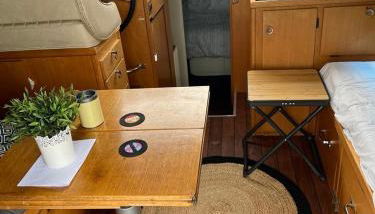 Unusual night on a small yacht - Foto 2