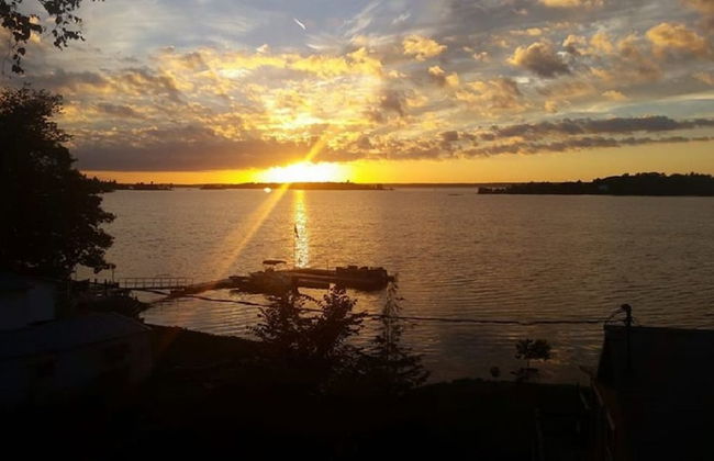 Riverbay Adventure Inn - Photo 1