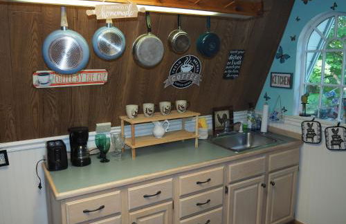 Emanuel - Cute Upstairs Apt AC Great Location - Foto 23