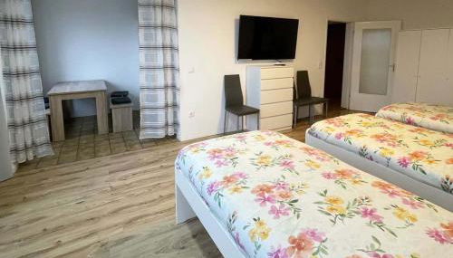 Workers Apartment Duisburg - Foto 2, wardrobe