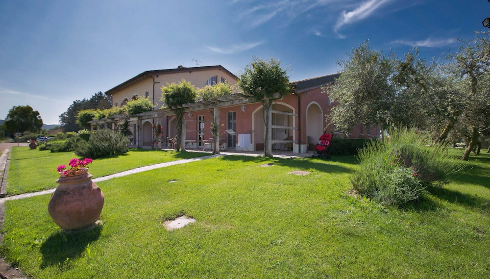 Holiday Home in Braccagni With Wellness & Golf - Foto 1, Imagen principal