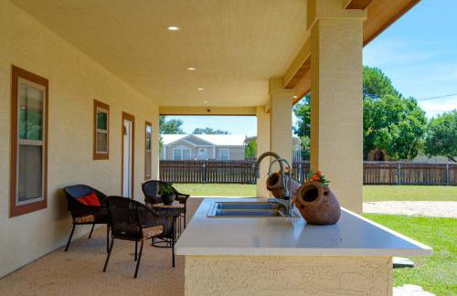 Charming Family Getaway Near Medina River - Foto 26