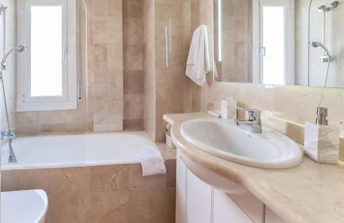 Comodidad y estilo en Gava near the beach 10 minutes - Foto 37