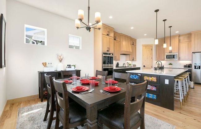 Lakeside Luxury - Hot Tub, Pool Table, and Views - Foto 10