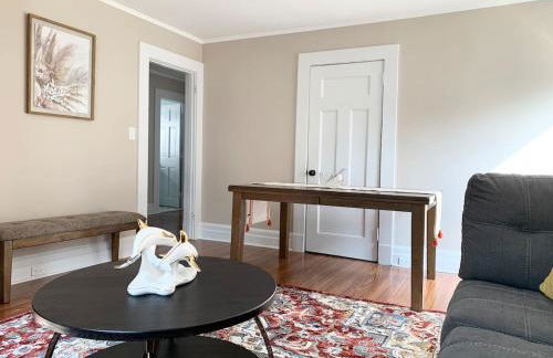 Newly Renovated 2 BR downtown Apt, family getaway. - Foto 10