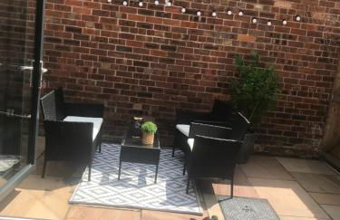 No 6 Elizabeth Street - Photo 2