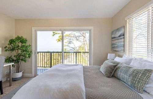 Ocean View Retreat Mins to Beaches & Trails - Photo 2