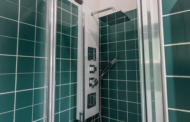 Stylish Apartment With Balcony - Photo 19