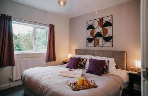 Spacious 4-bed Ample Parking Fast WiFi Contractor Family Friendly - Photo 3