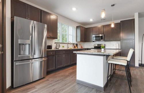 3BR King Bed Balcony North Raleigh - Foto 2