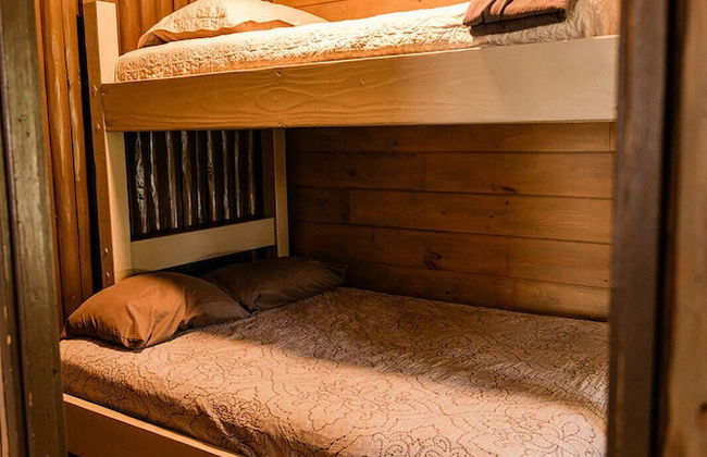 Portage Lakeside Cabins - Photo 14