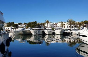 APARTMENT MARINA CALADOR HARBOURVIEW AIR CONDITION POOL GARDEN TERRASSE PORTO CARI spectacular location - Foto 47