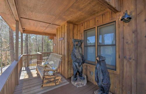 Helen Cabin with Deck and Hot Tub Less Than half Mi to Main St - Foto 25