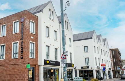 Students Only Straits Egham - 40 mins to Waterloo - Direct Bus to Heathrow - Foto 18