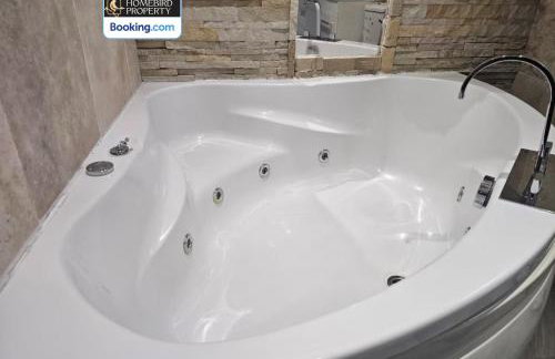 2 Large Bedroom House By Homebird Property Management Short Lets & Serviced Accommodation Leeds With Private Parking & Garden - Foto 18