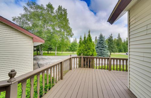 Germfask Home with Fire Pit, Grill and Yard Games! - Foto 20