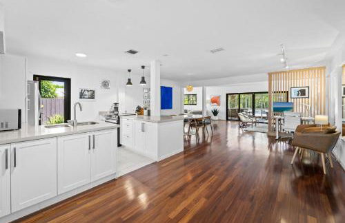 7 Minutes to Beach Saltwater Pool Open Floor Plan - Foto 4