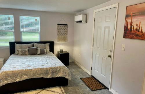 Room 2 - Cozy Queen, Backyard View (Private Bath) - Foto 11