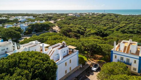 2 BDR House W/Terrace in Praia Verde by LovelyStay - Foto 3