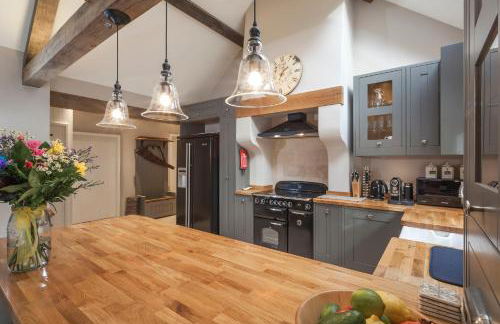 Three Little Pigs Luxury Cottage - Photo 5