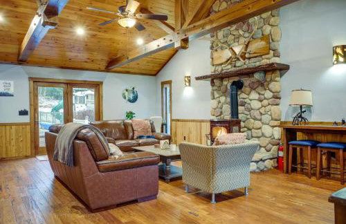 Adirondack Retreat with Heated Pool and Scenic Views! - Foto 4