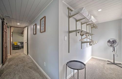 Prudenville Retreat with Yard about 1 Mi to Lake! - Foto 18