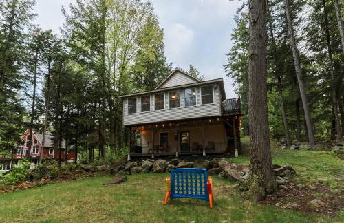 Waterfront Sebec Lake Home with Yard and Fire Pit - Foto 24