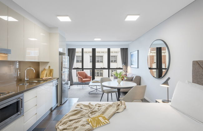 Meriton Suites Adelaide Street, Brisbane - Photo 21