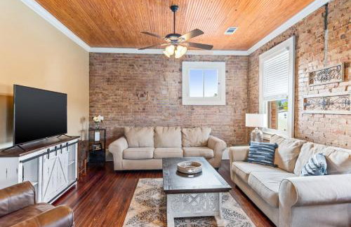 Train Depot - 2 Bed, 1 & Half Bath, Heart of Downtown, Washer & Dryer - Foto 7