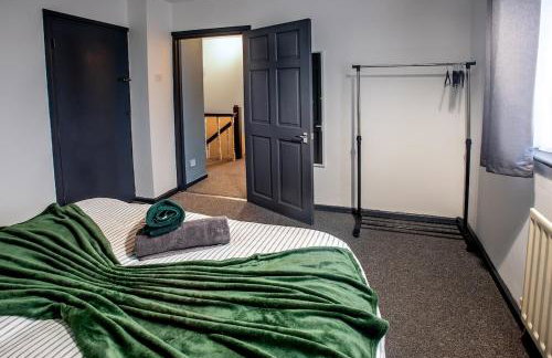 Stylish 3 bedroom Wigan House sleeps 7 - Foto 29