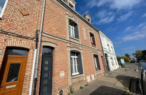 4 Ch - 10 pers - Grande Maison - Parking - Jardin - BBQ - Foto 48