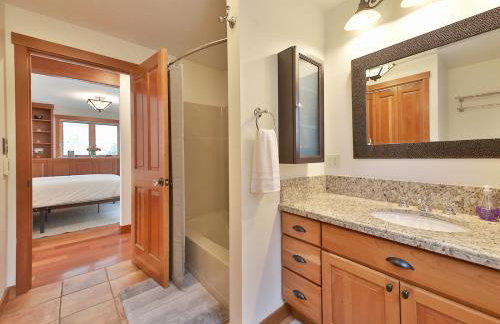 WhidbeyBeachHouse, an Oceanfront Getaway on a Private Beach - Foto 22