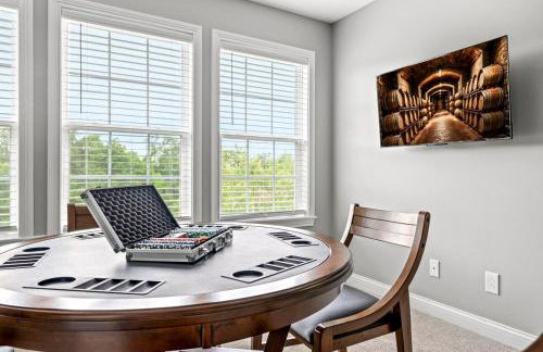 Spacious Home 4BR Fire Pit, Patio Hot Tub - Foto 54