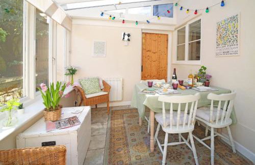 18th Century Thatched Cottage Parking & Garden - Foto 24