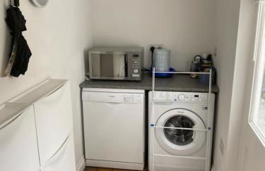 Fermaine, 50m from sea, garden, dogs, town centre - Photo 11