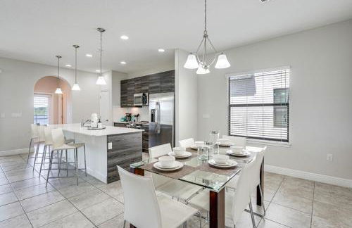 Near Disney and Legoland Spacious Poolside Oasis! - Foto 8