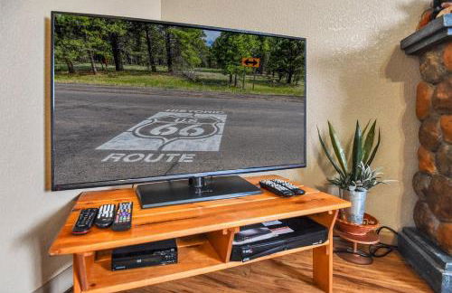 Gorgeous Historic 3 BR Log Cabin w Forest Views 20 Minutes from Flagstaff Now with Wi-Fi - Foto 15